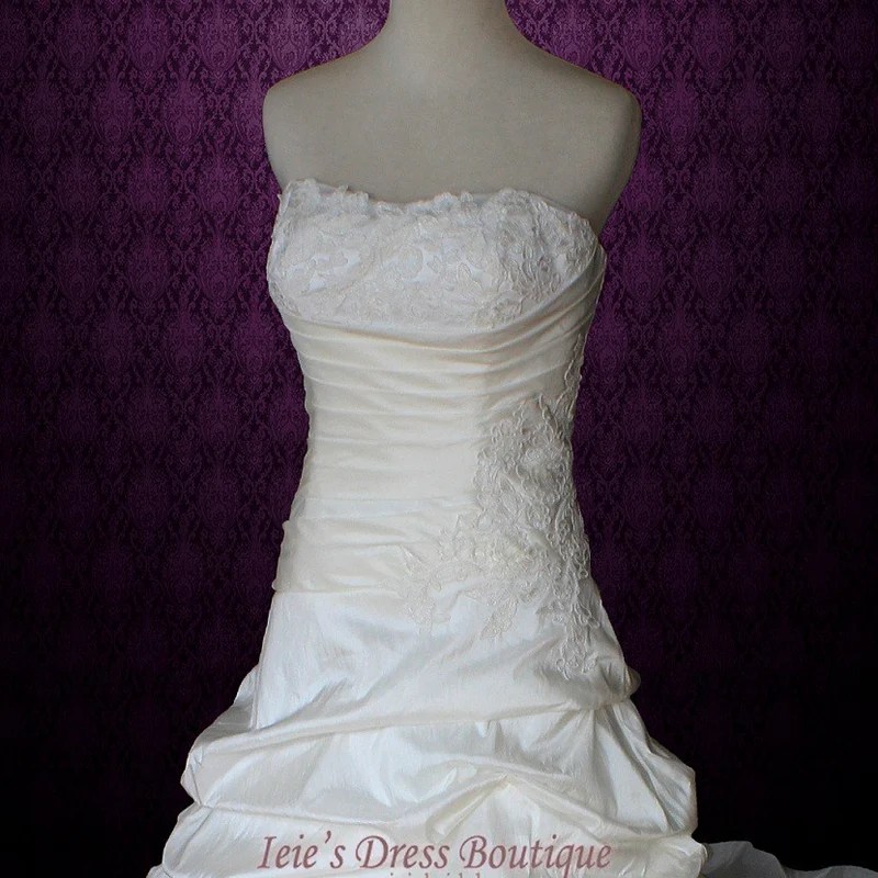 Low waistline wedding dress