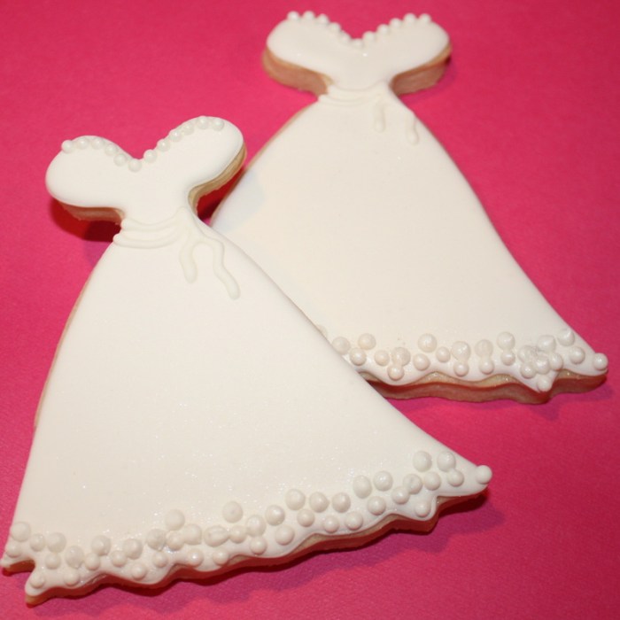 Floral wedding dress cookies